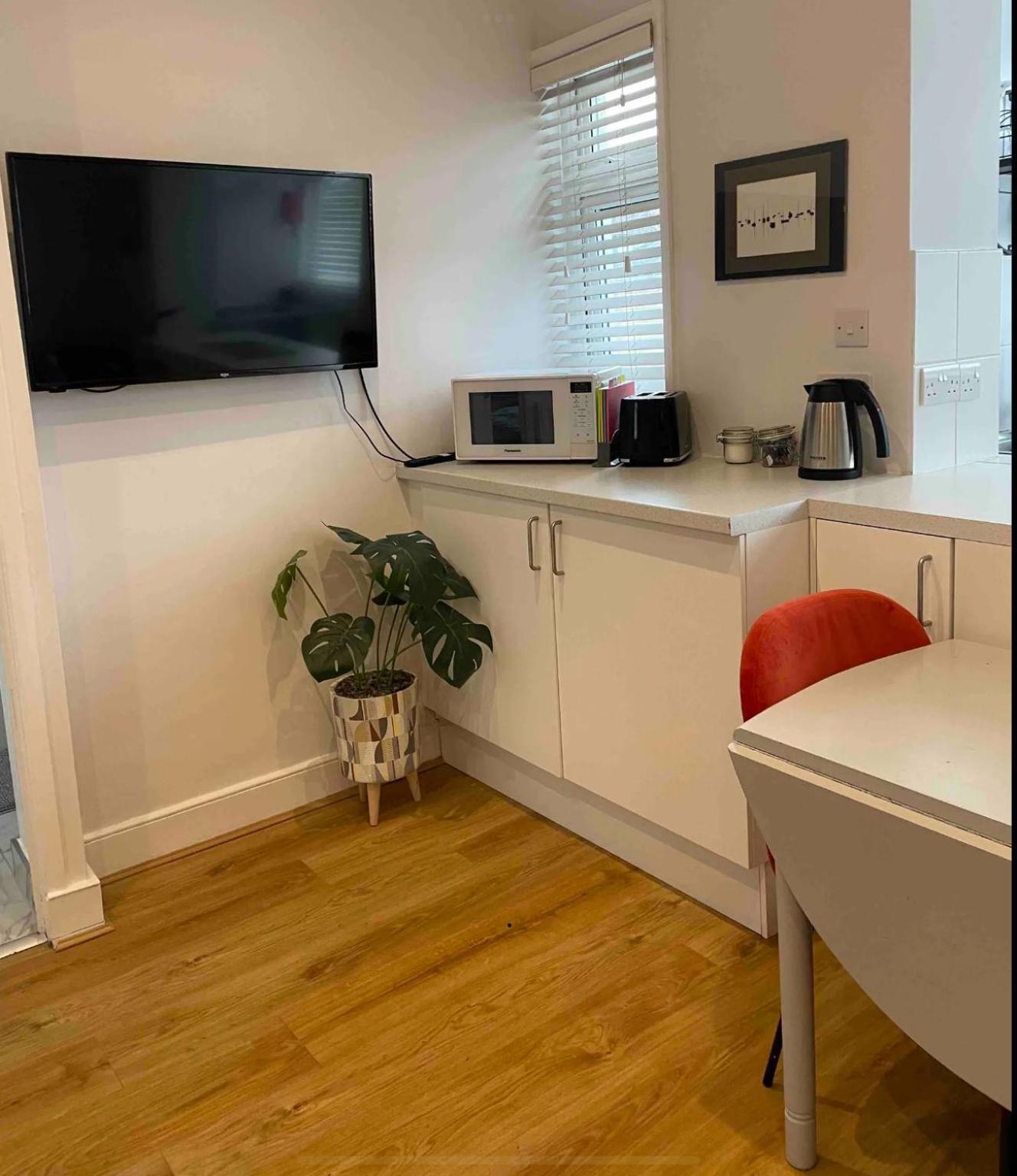 סאות'אנד און סי Flat In The Heart Of Leigh On Sea Less Than 2 Miles From The Beach מראה חיצוני תמונה