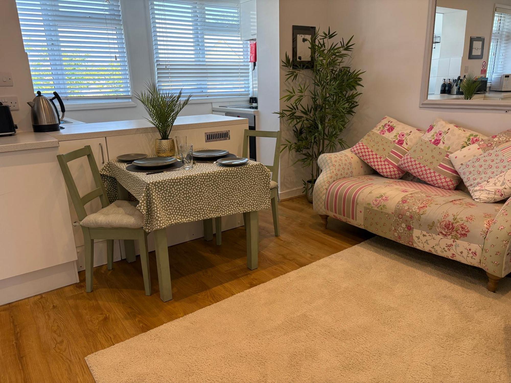 סאות'אנד און סי Flat In The Heart Of Leigh On Sea Less Than 2 Miles From The Beach מראה חיצוני תמונה